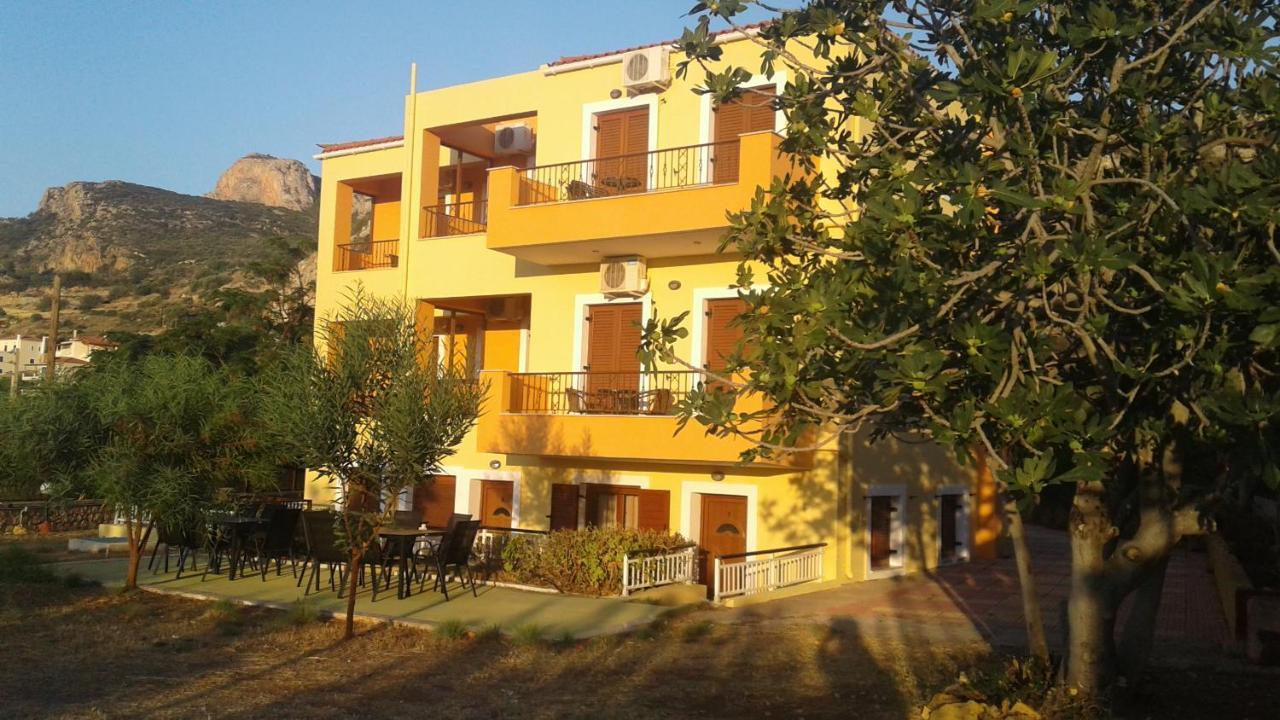Savvas Apartments Plytra Exterior photo